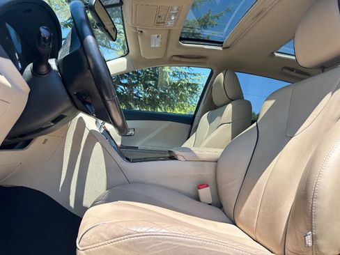 Used 2011 Toyota Venza AWD I4 w/ Comfort Pkg image 12