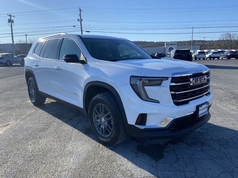 Used 2025 GMC Acadia Elevation image 1