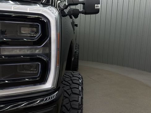Used 2026 Ford F250 Platinum w/ FX4 Off-Road Package AWD/4WD image 13