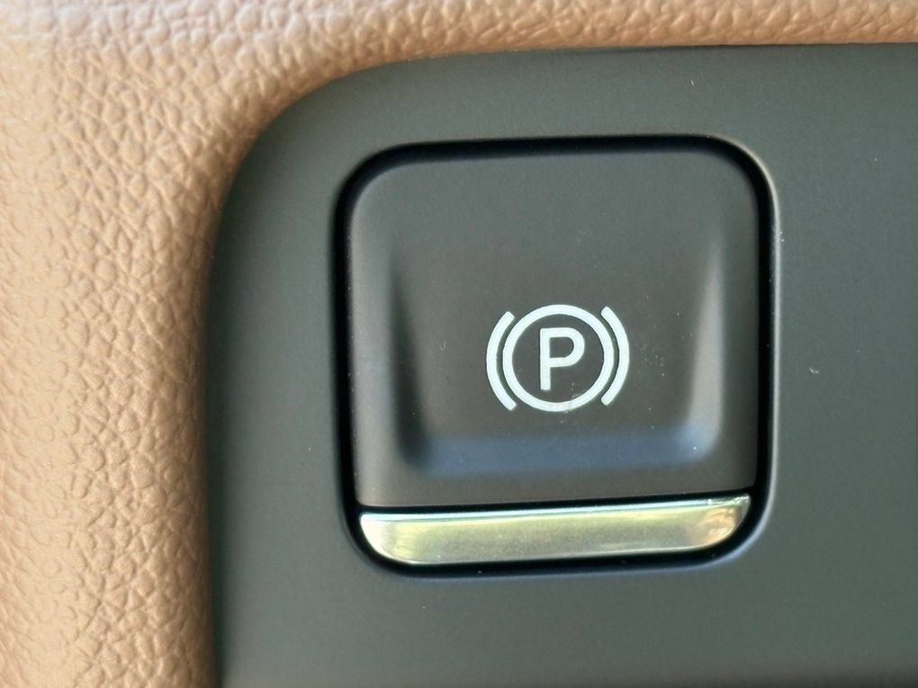 Used 2026 Chevrolet Tahoe High Country RWD image 43