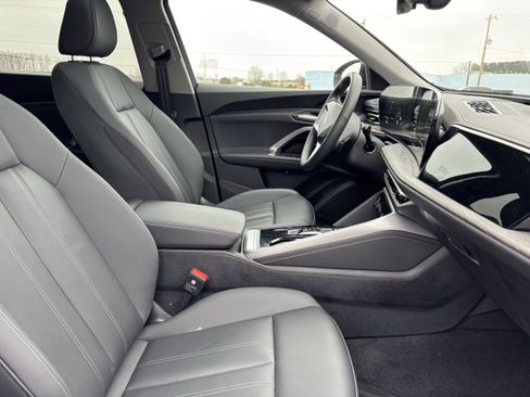 Used 2025 Audi Q5 Premium Plus w/ Premium Plus image 20