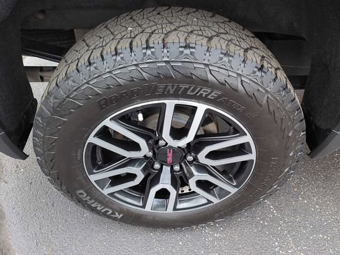 Used 2023 GMC Sierra 1500 AT4 image 9