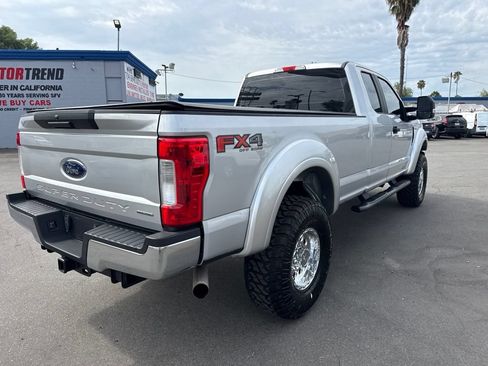 Used 2018 Ford F250 XL w/ Power Equipment Group AWD/4WD image 4