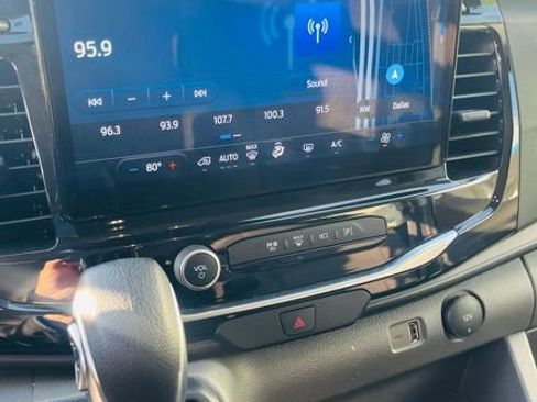 Used 2023 Ford Transit 350 XLT image 12