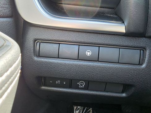 Used 2023 Nissan Rogue SV image 22