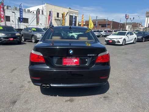 Used 2009 BMW 528i xDrive Sedan AWD/4WD image 5
