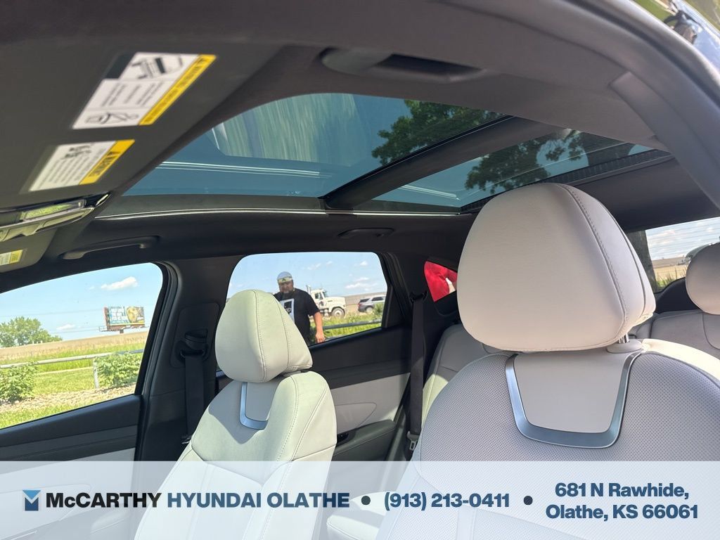 Used 2025 Hyundai Tucson Limited AWD/4WD image 5
