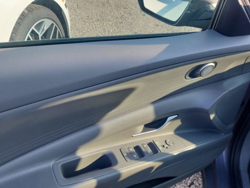 Used 2024 Hyundai Elantra SEL FWD image 11