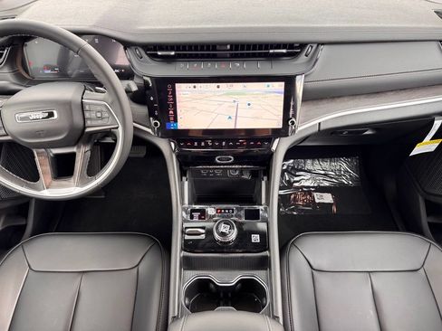 New 2026 Jeep Grand Cherokee Limited w/ Limited Altitude Package AWD/4WD image 11