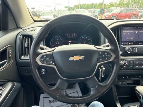 Used 2022 Chevrolet Colorado Z71 AWD/4WD image 18