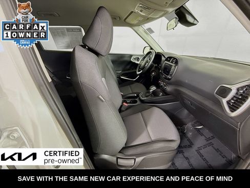 Certified 2025 Kia Soul LX w/ LX Technology Package FWD image 32