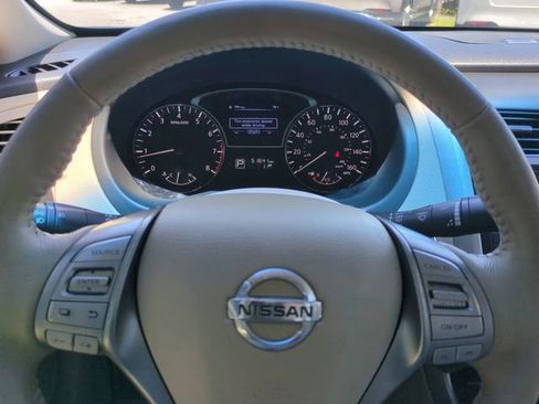Used 2014 Nissan Altima FWD image 31