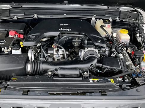 Used 2021 Jeep Wrangler Unlimited Sahara w/ Uconnect 4C Nav & Sound Group image 9