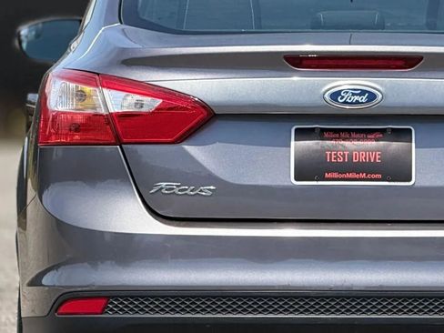 Used 2013 Ford Focus SE FWD image 13