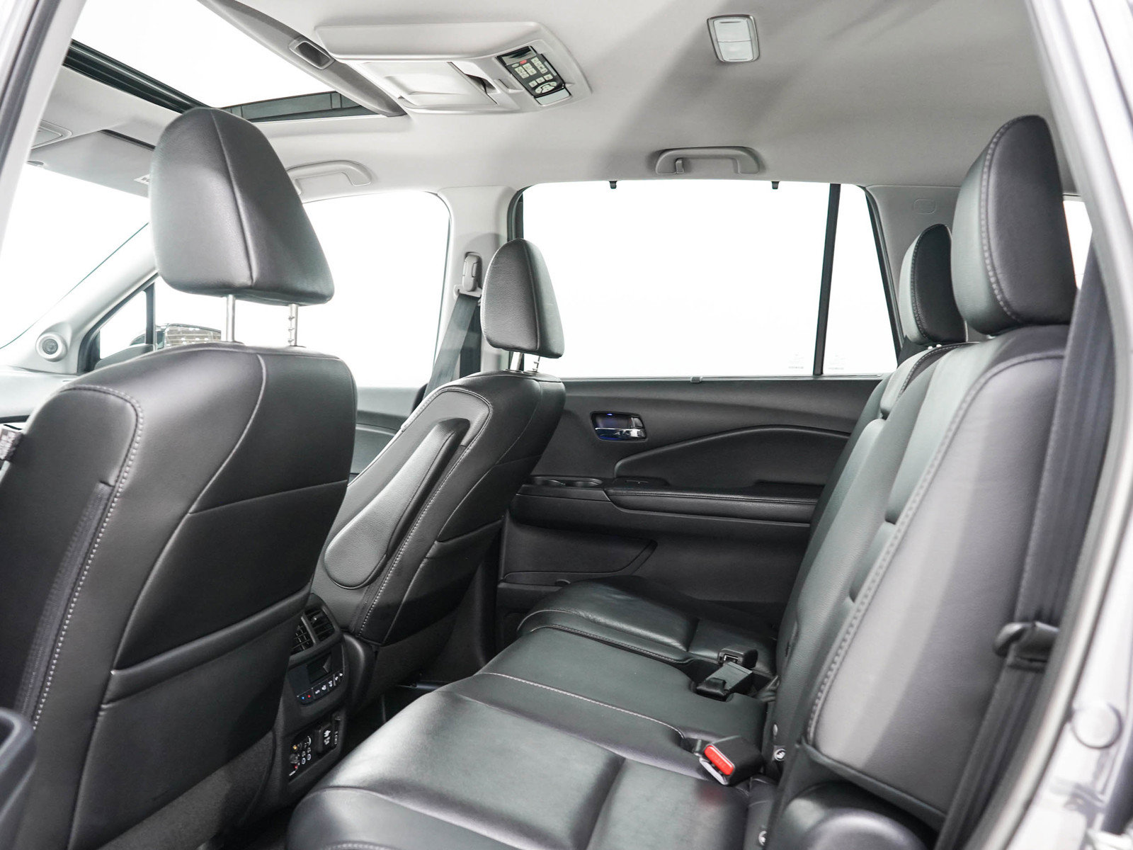 Used 2017 Honda Pilot Touring image 15