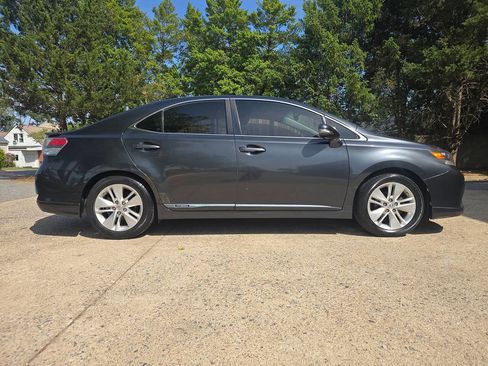 Used 2010 Lexus HS 250h FWD image 2