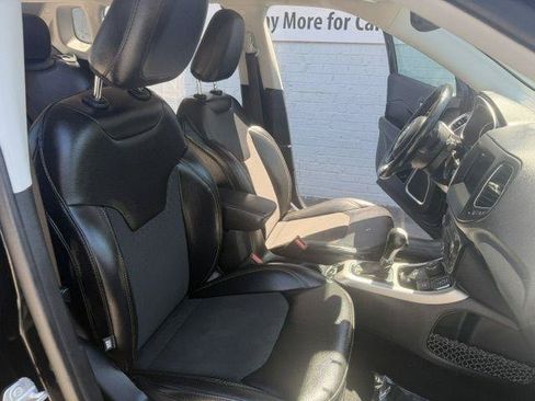 Used 2019 Jeep Compass Latitude w/ Popular Equipment Group AWD/4WD image 11