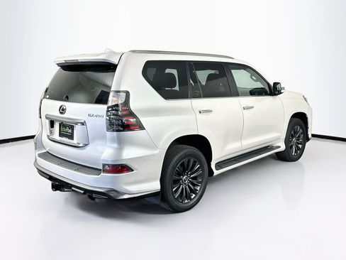 Used 2023 Lexus GX 460 Premium w/ Accessory Package AWD/4WD image 9