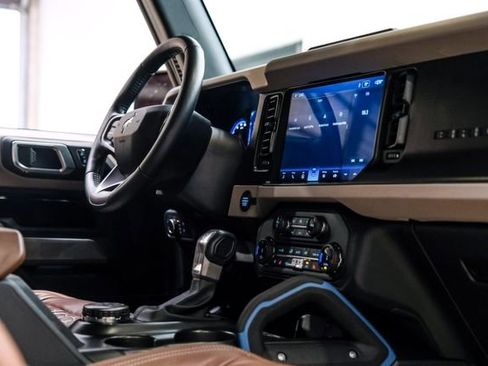 Used 2022 Ford Bronco Wildtrak image 64