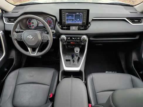 Used 2022 Toyota RAV4 XLE Premium FWD image 32