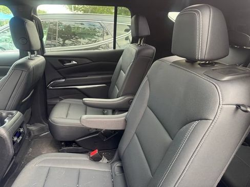 Used 2024 Chevrolet Traverse LT AWD/4WD image 13