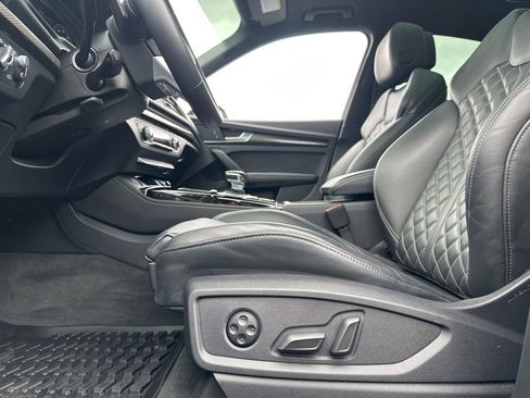 Used 2023 Audi SQ5 Prestige w/ Prestige Package image 25