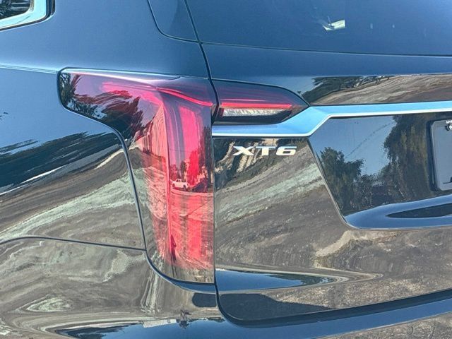 Used 2023 Cadillac XT6 Premium Luxury w/ Technology Package FWD image 14