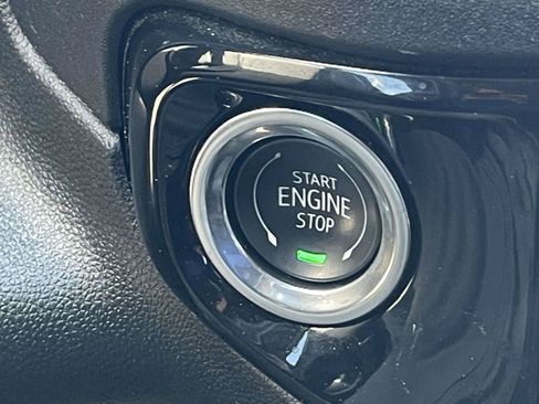 Used 2025 GMC Sierra 1500 SLT AWD/4WD image 28