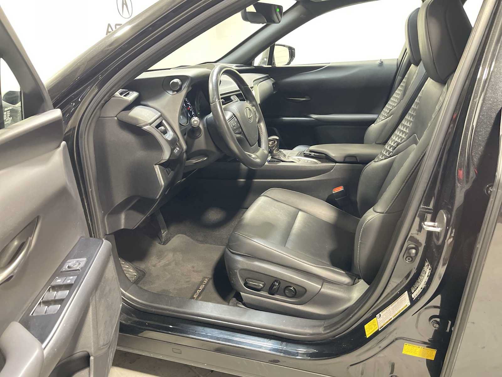 Used 2022 Lexus UX 250h w/ Premium Package AWD/4WD image 2