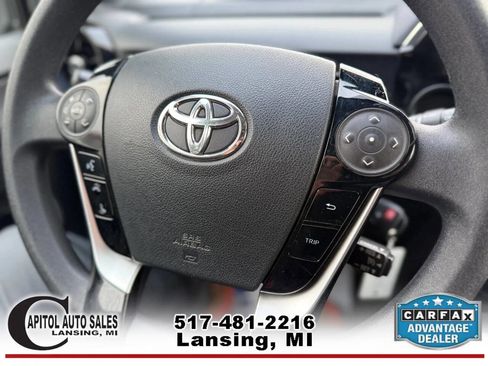 Used 2018 Toyota Prius C Two FWD image 3