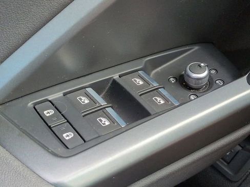 Used 2022 Audi Q3 2.0T Premium Plus image 25