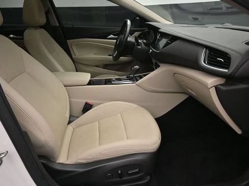 Used 2018 Buick Regal Essence w/ Driver Confidence Package #1 AWD/4WD image 26