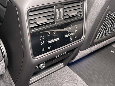 New 2026 Porsche Cayenne image 25