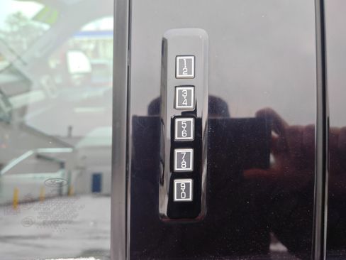 Used 2021 Ford F250 Lariat image 7