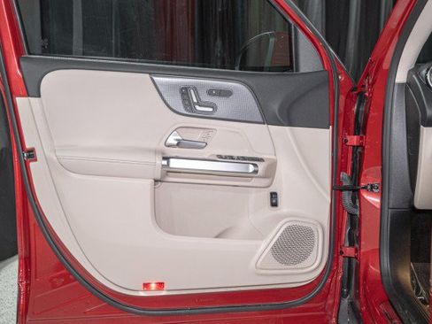 Certified 2021 Mercedes-Benz GLB 250 image 9