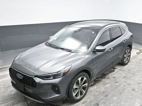 Used 2024 Ford Escape Platinum image 23