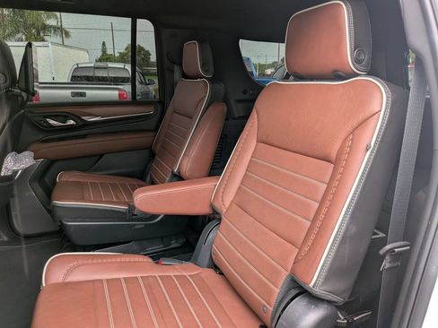 Used 2023 GMC Yukon XL Denali Ultimate AWD/4WD image 22