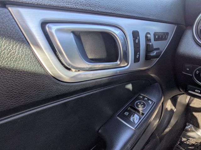 Used 2014 Mercedes-Benz SLK 250 image 19