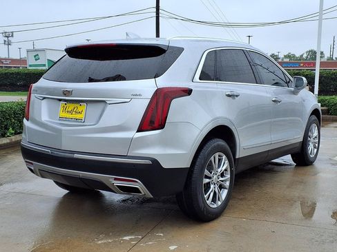 Used 2020 Cadillac XT5 Premium Luxury FWD image 2