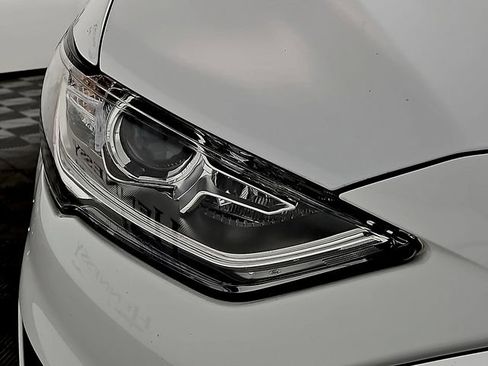 Used 2020 Ford Fusion SE image 10