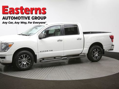 Used 2020 Nissan Titan SV w/ SV Convenience Package image 60