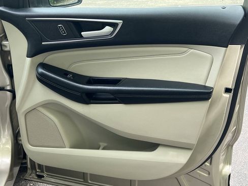 Used 2018 Ford Edge Titanium w/ Ford Safe & Smart Package FWD image 26