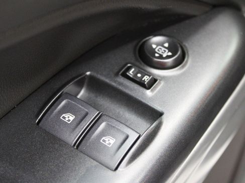 Used 2022 Chevrolet Colorado LT w/ Fleet Safety Package RWD image 15
