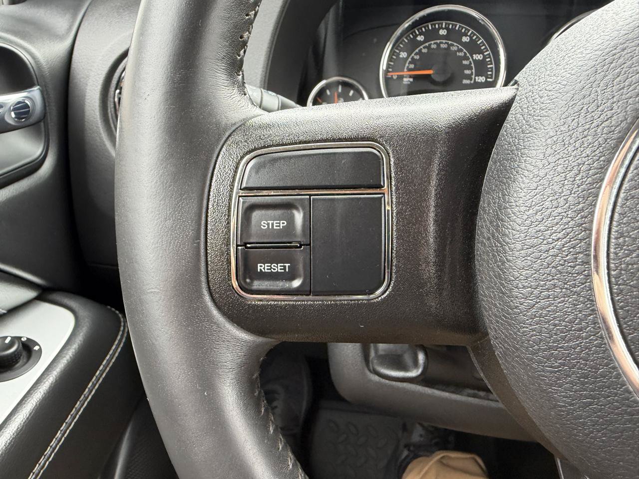 Used 2014 Jeep Compass Latitude w/ All Weather Capability Group AWD/4WD image 23