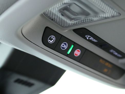 Used 2024 Chevrolet Equinox LS w/ LS Convenience Package image 21