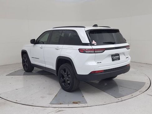 New 2025 Jeep Grand Cherokee Limited w/ Black Appearance Package image 11