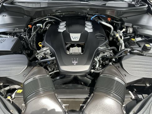 Used 2022 Maserati Levante GT image 18
