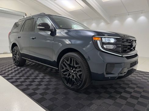 New 2026 Ford Expedition Platinum AWD/4WD image 1