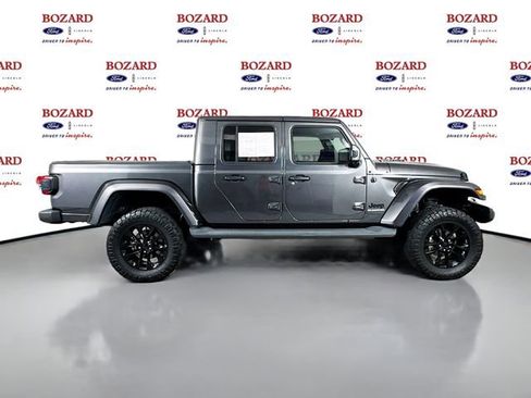 Used 2021 Jeep Gladiator Overland image 9