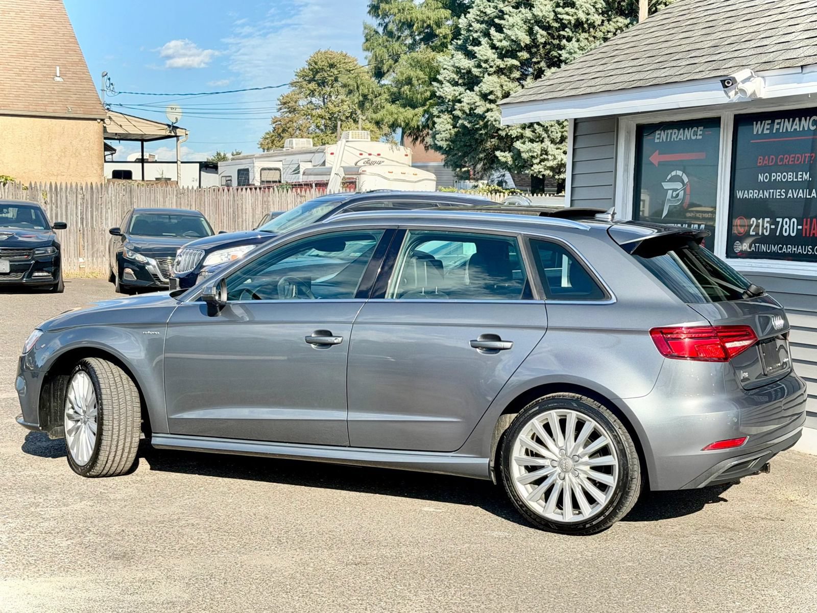 Used 2017 Audi A3 e-tron Premium Plus w/ Technology Package FWD image 3